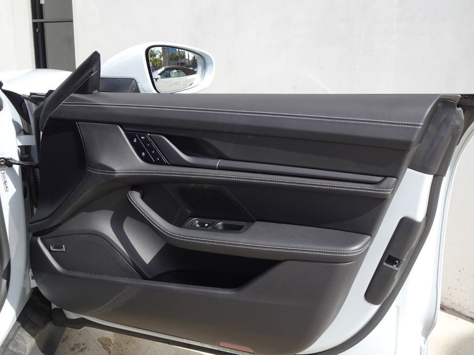 2024 Porsche Taycan
