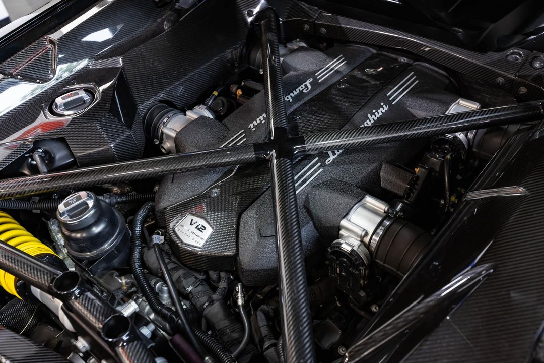 2016 Lamborghini Aventador