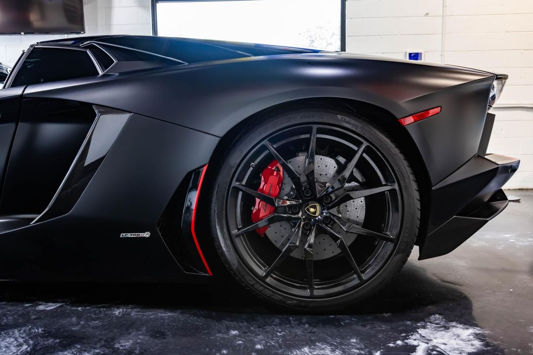 2016 Lamborghini Aventador