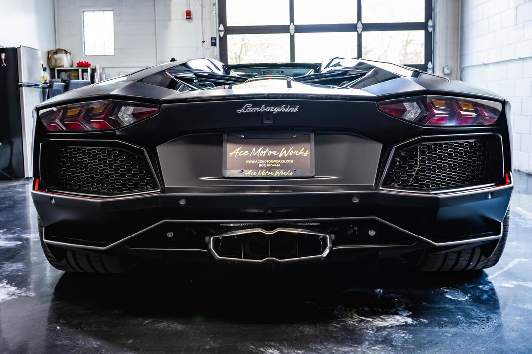 2016 Lamborghini Aventador