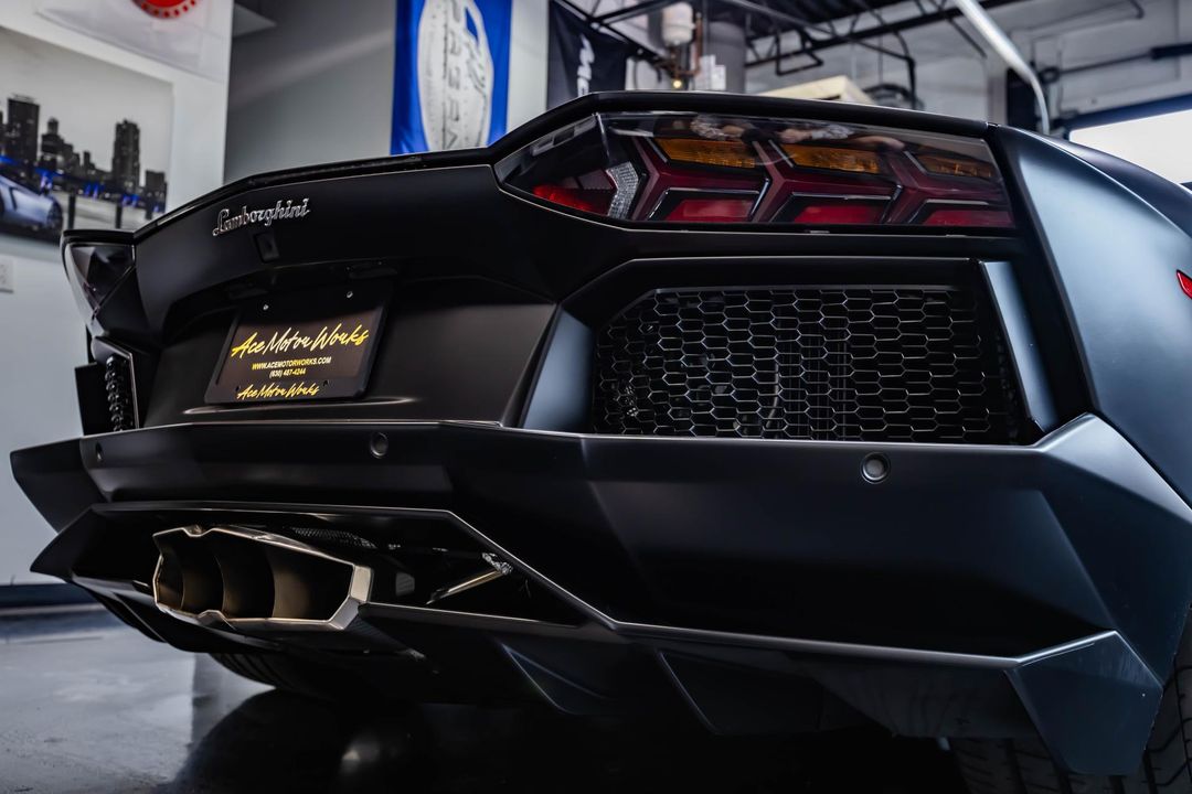 2016 Lamborghini Aventador