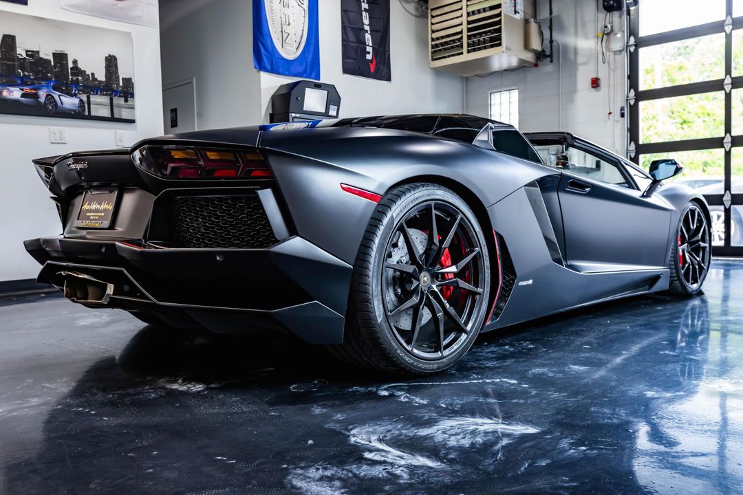 2016 Lamborghini Aventador