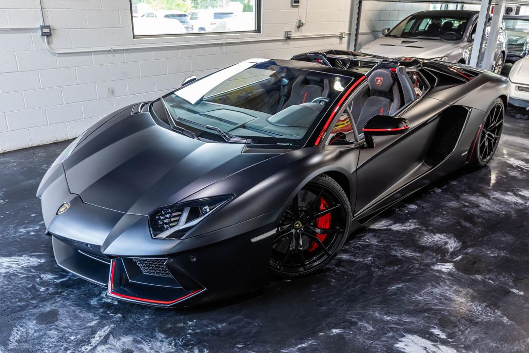 2016 Lamborghini Aventador