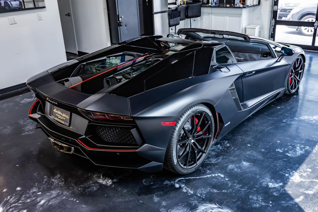 2016 Lamborghini Aventador