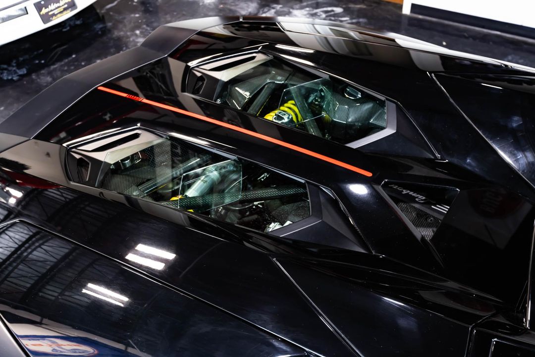 2016 Lamborghini Aventador