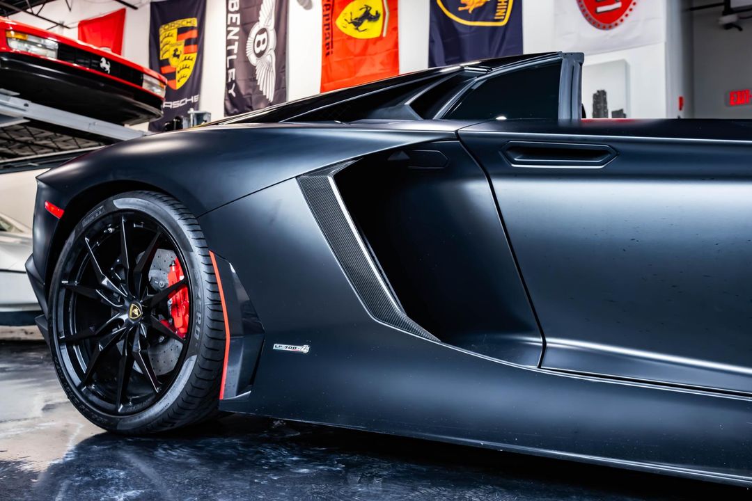 2016 Lamborghini Aventador