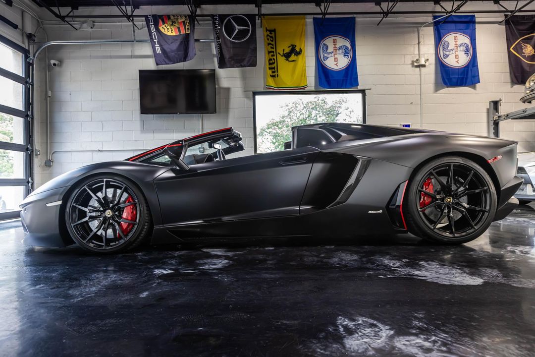 2016 Lamborghini Aventador