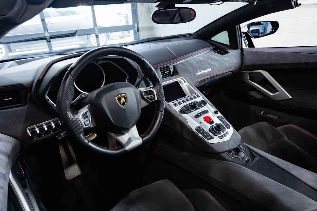 2016 Lamborghini Aventador