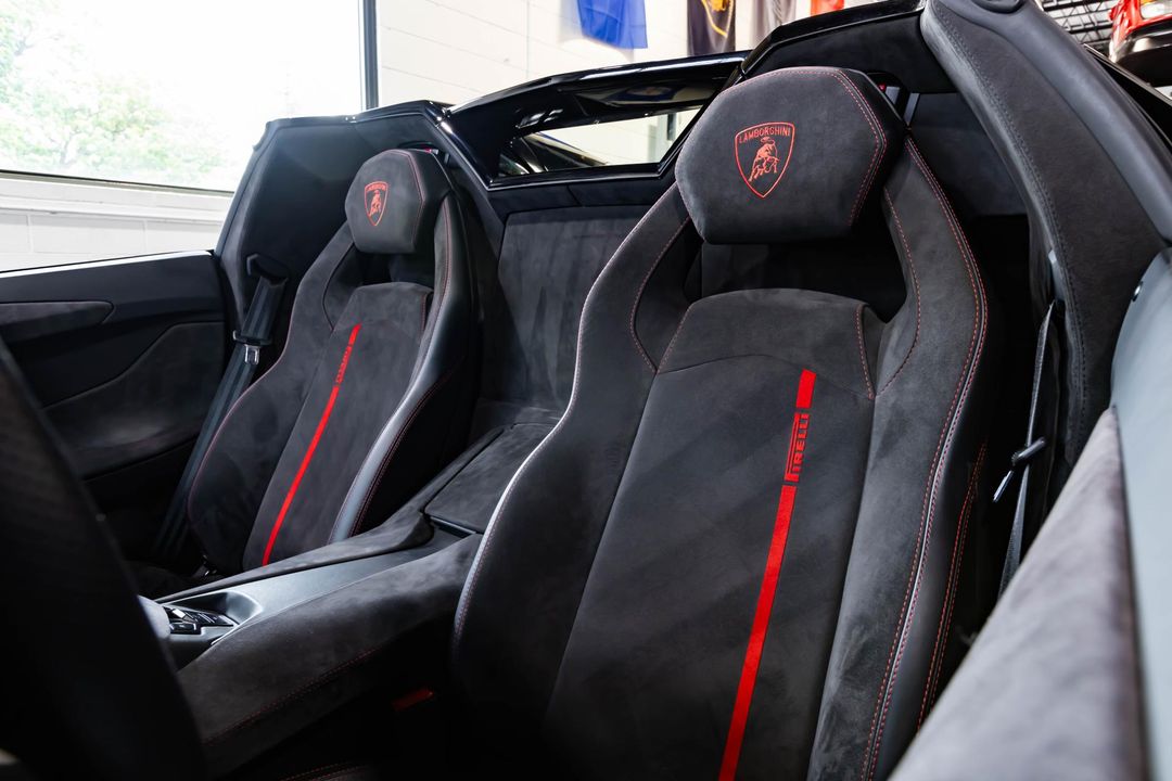 2016 Lamborghini Aventador