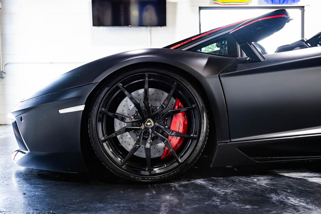 2016 Lamborghini Aventador