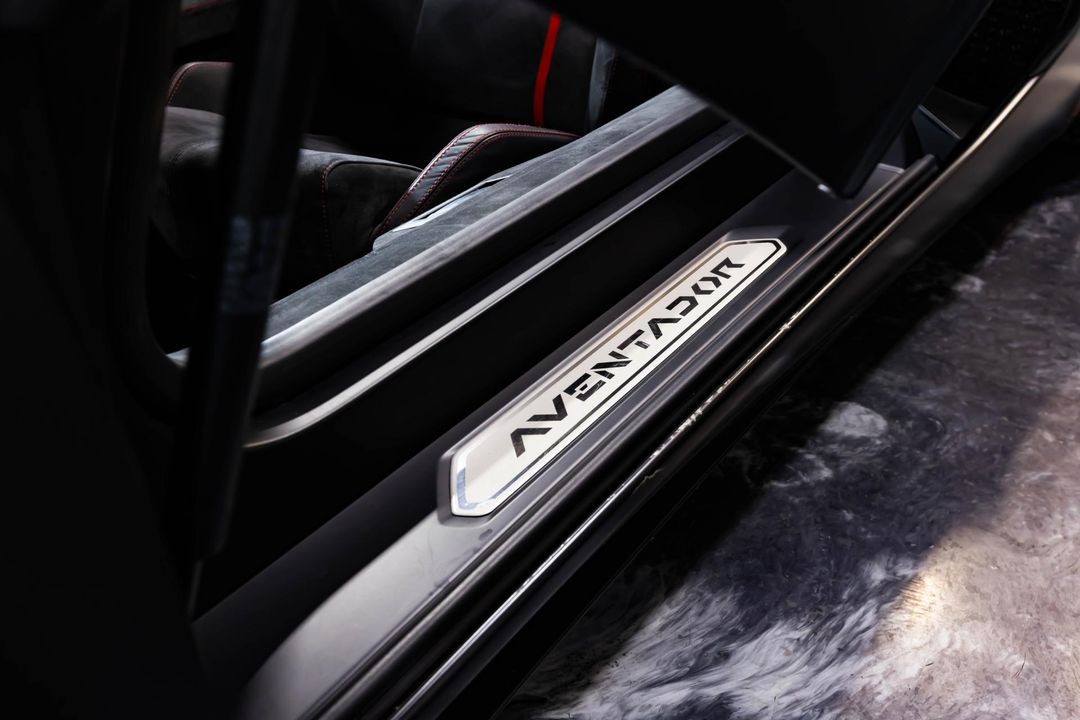 2016 Lamborghini Aventador