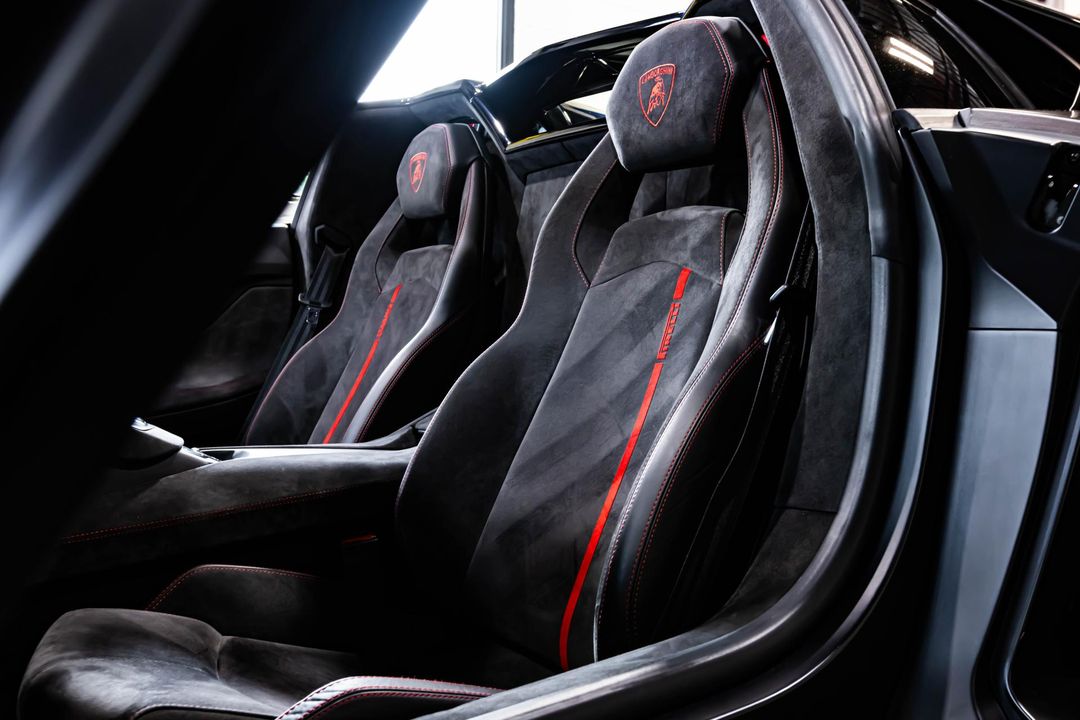 2016 Lamborghini Aventador