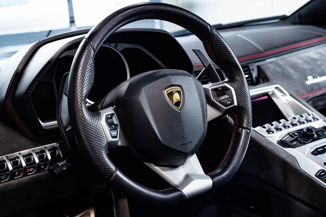 2016 Lamborghini Aventador