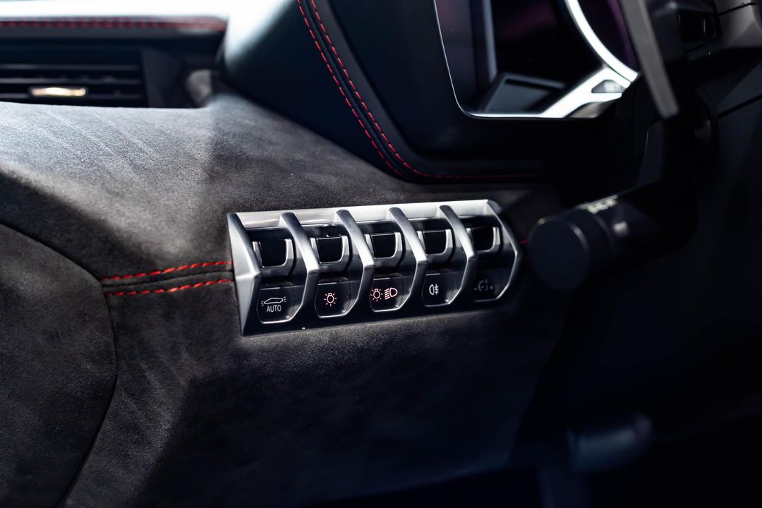 2016 Lamborghini Aventador