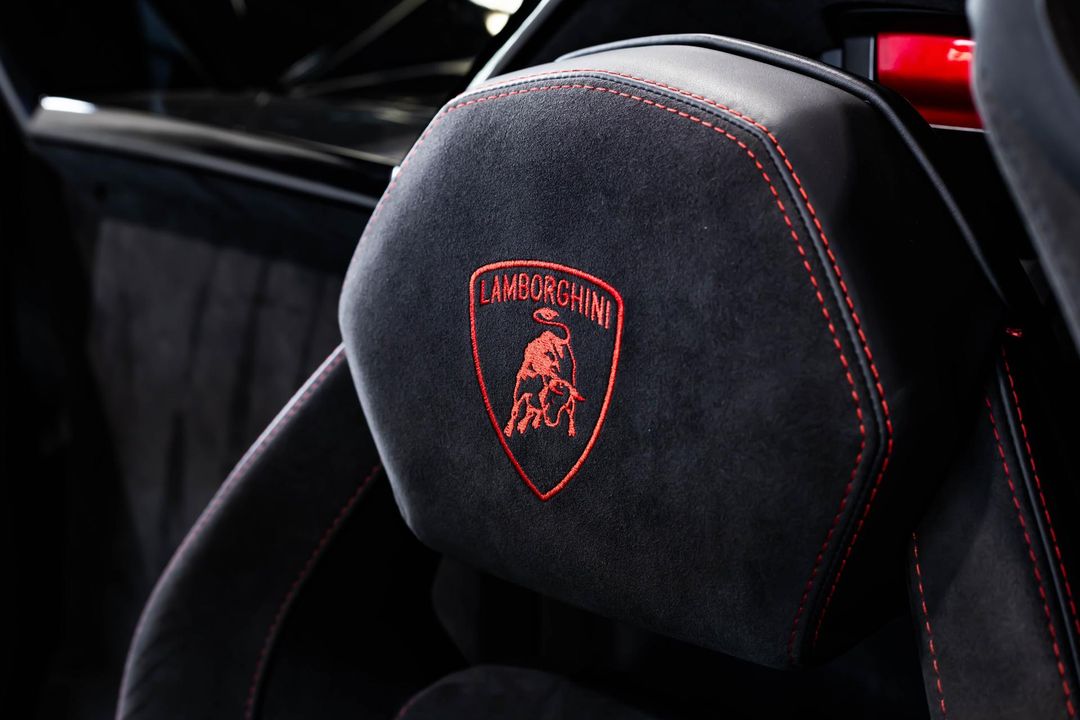 2016 Lamborghini Aventador