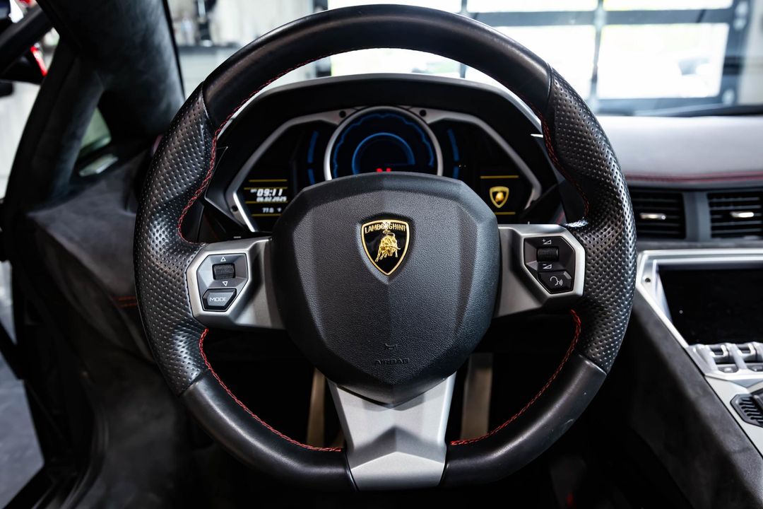 2016 Lamborghini Aventador