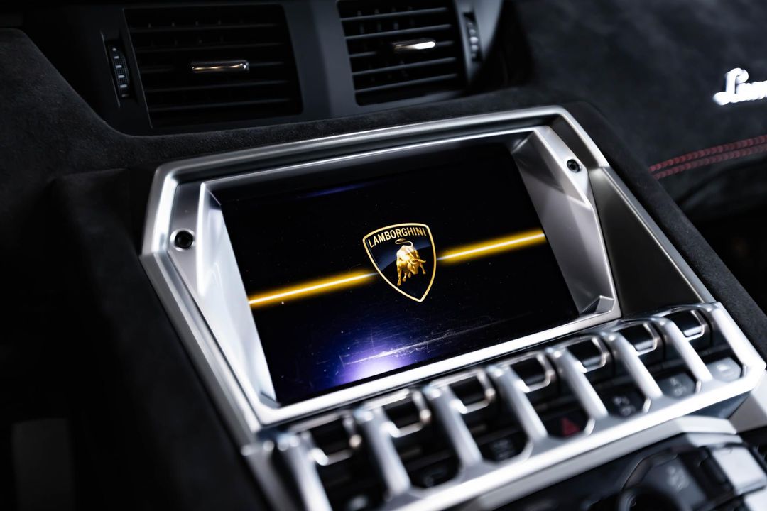 2016 Lamborghini Aventador
