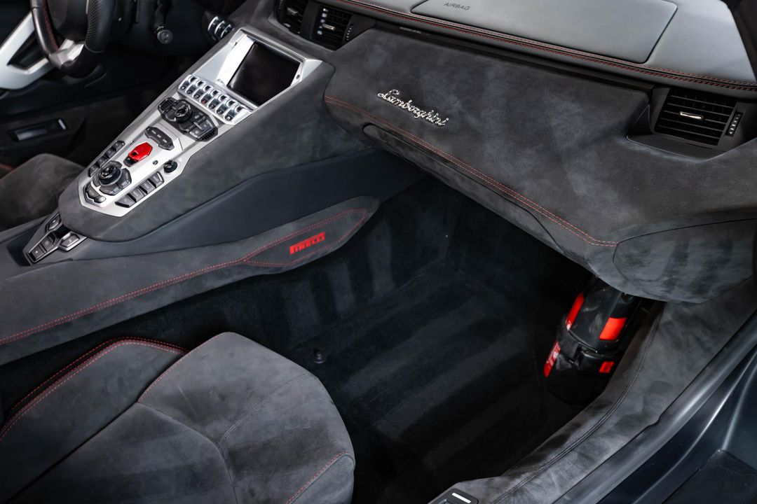 2016 Lamborghini Aventador