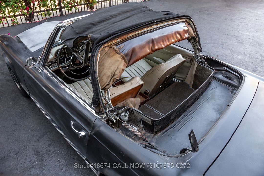 1966 Mercedes-Benz 230SL