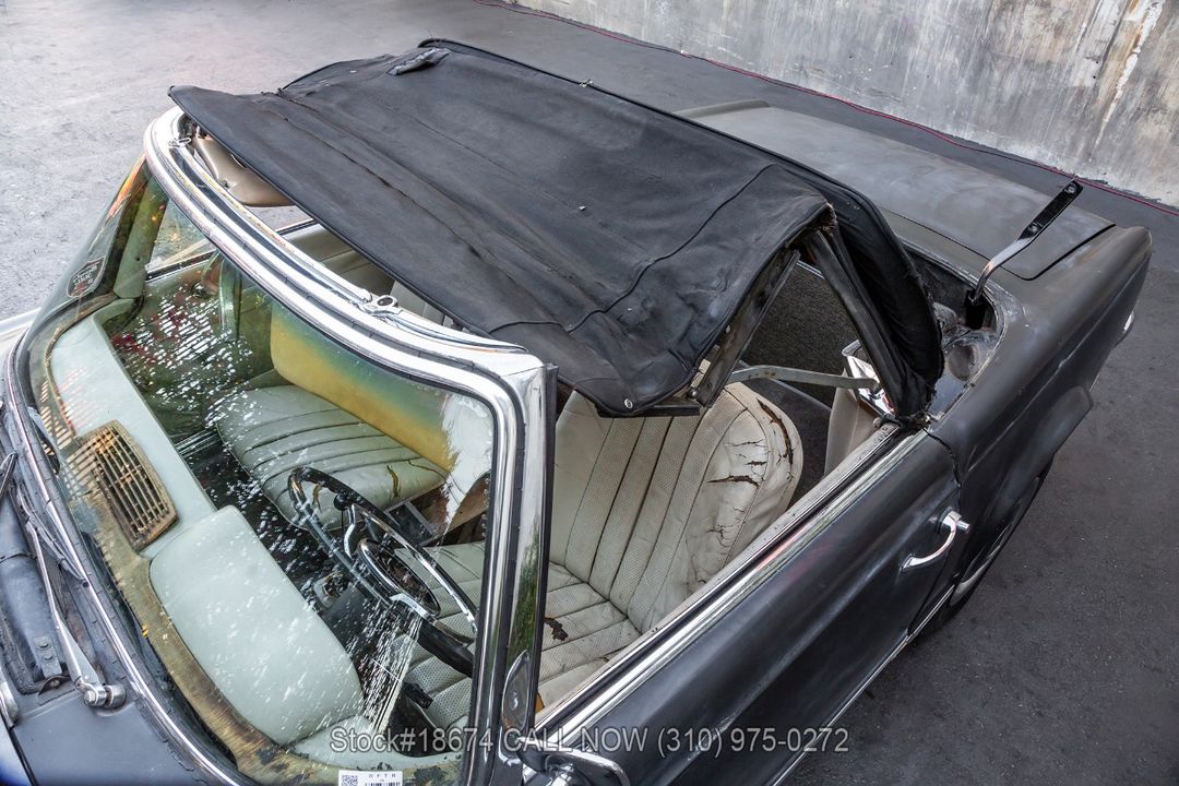1966 Mercedes-Benz 230SL