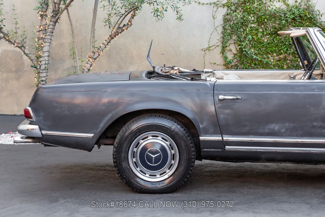 1966 Mercedes-Benz 230SL