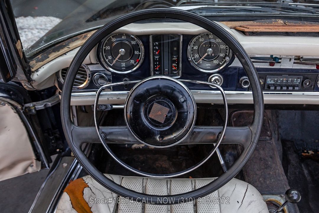 1966 Mercedes-Benz 230SL