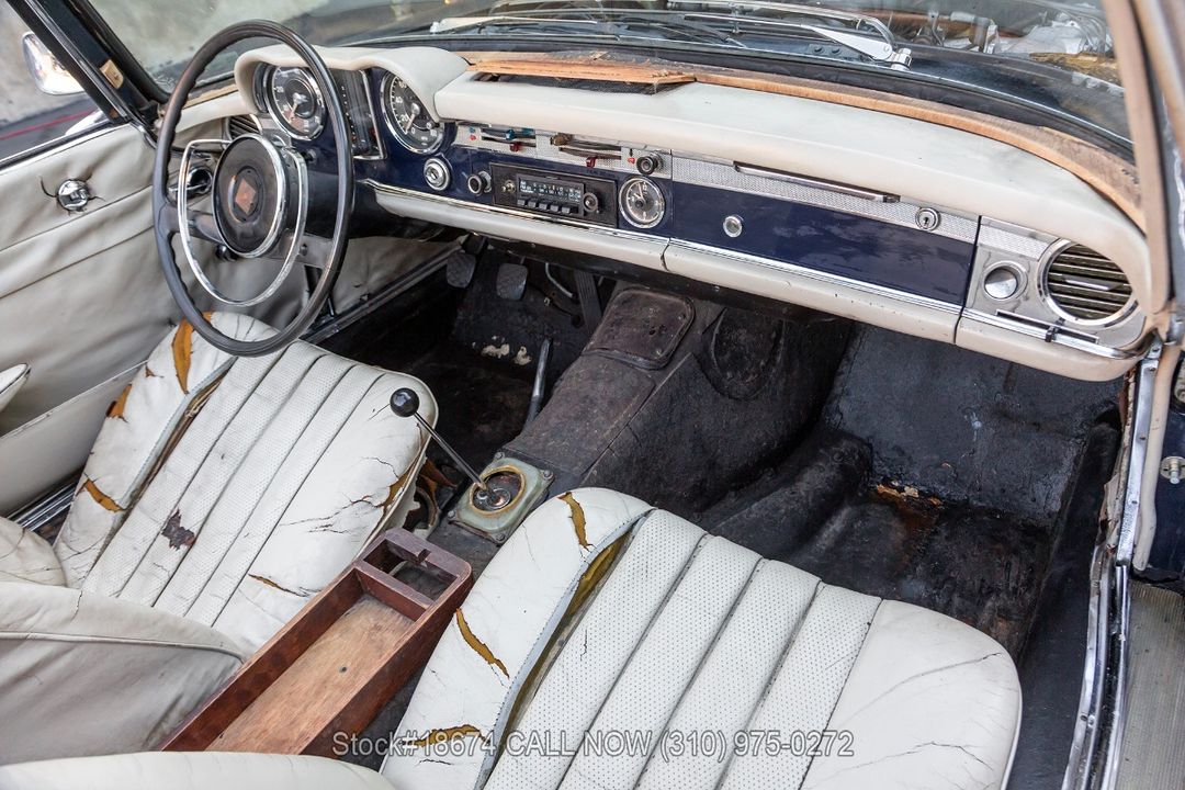 1966 Mercedes-Benz 230SL