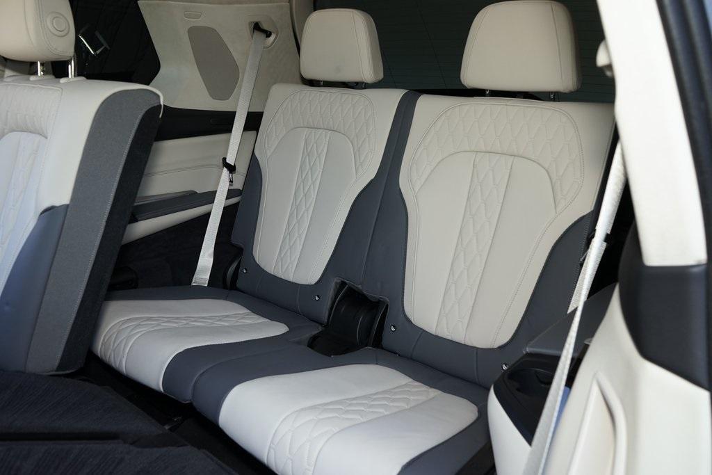 2024 BMW X7