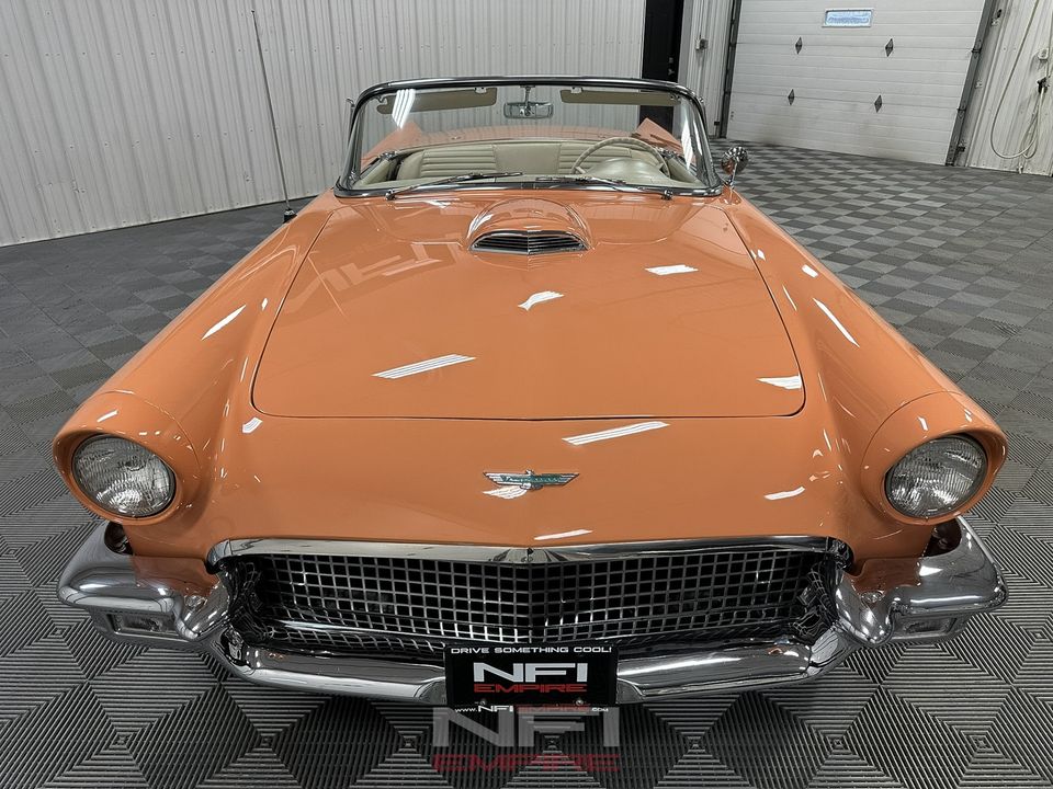 1957 Ford Thunderbird