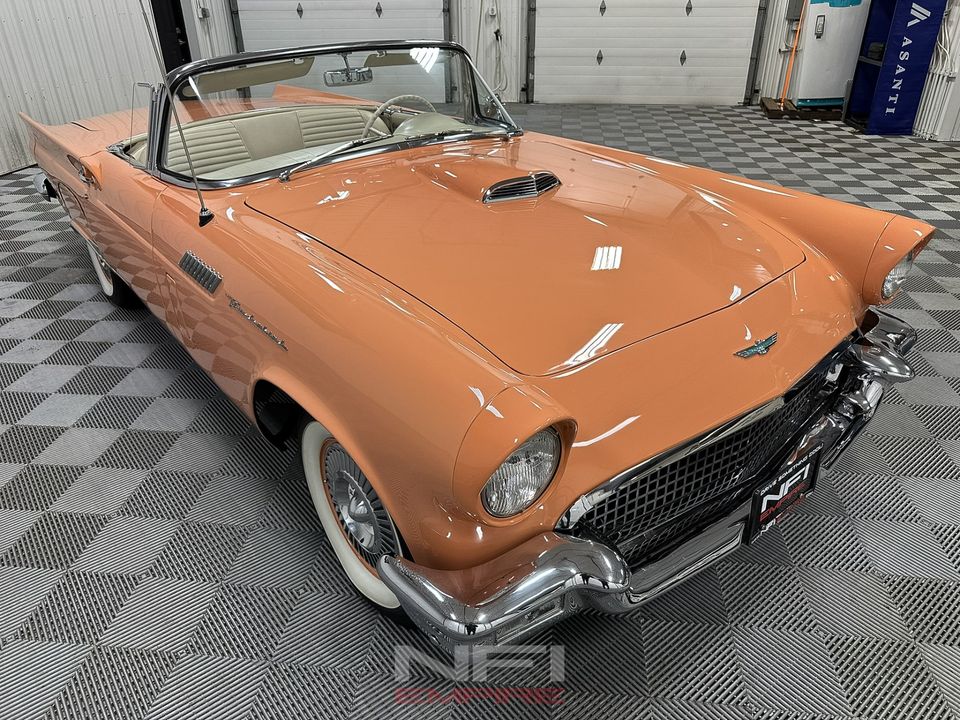 1957 Ford Thunderbird