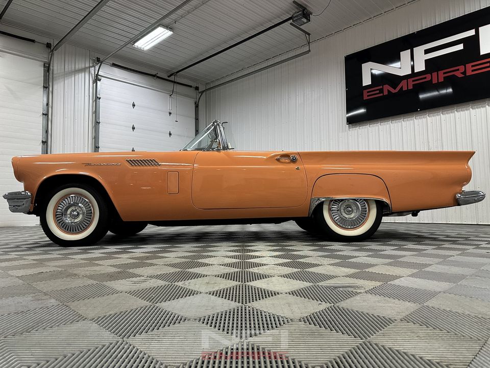 1957 Ford Thunderbird