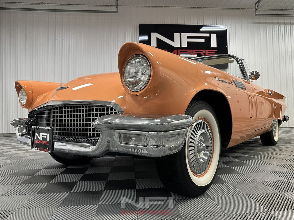 1957 Ford Thunderbird