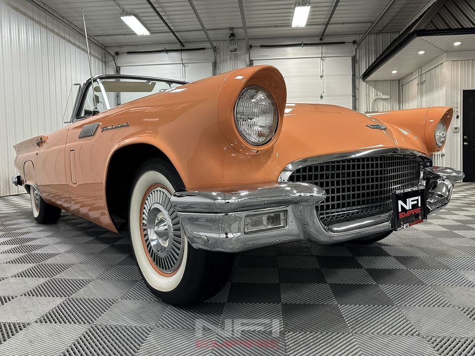 1957 Ford Thunderbird