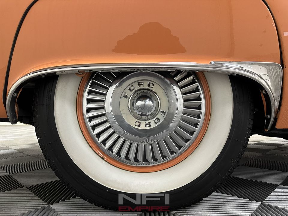 1957 Ford Thunderbird