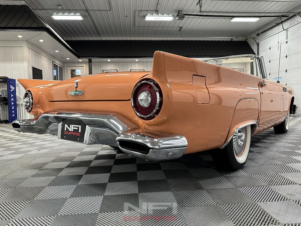 1957 Ford Thunderbird