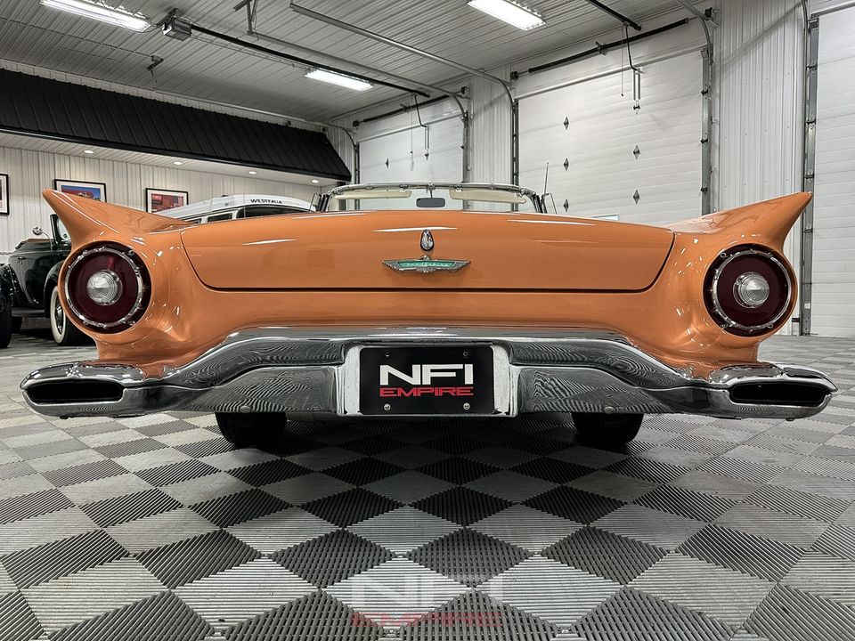 1957 Ford Thunderbird