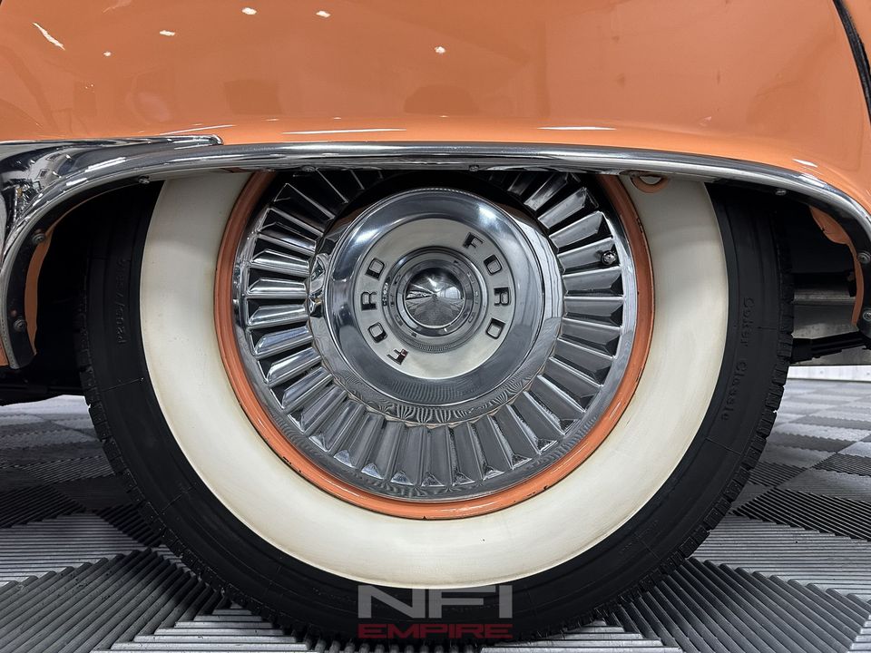 1957 Ford Thunderbird