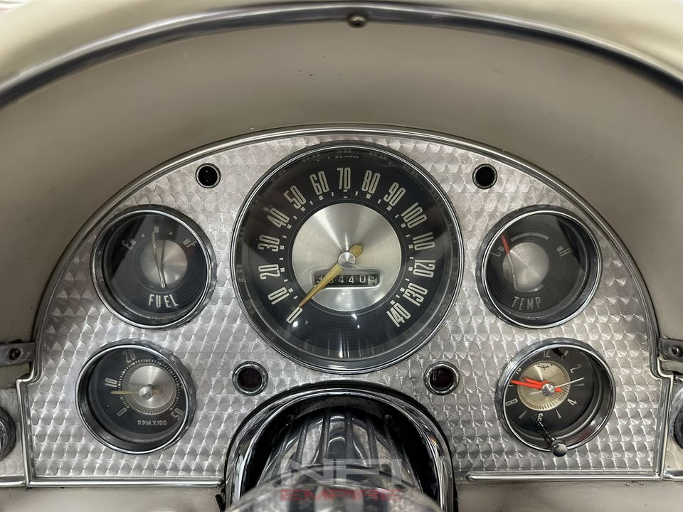 1957 Ford Thunderbird