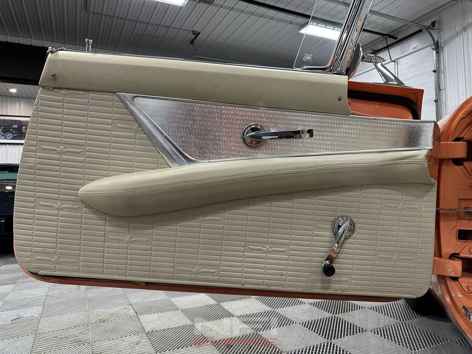 1957 Ford Thunderbird