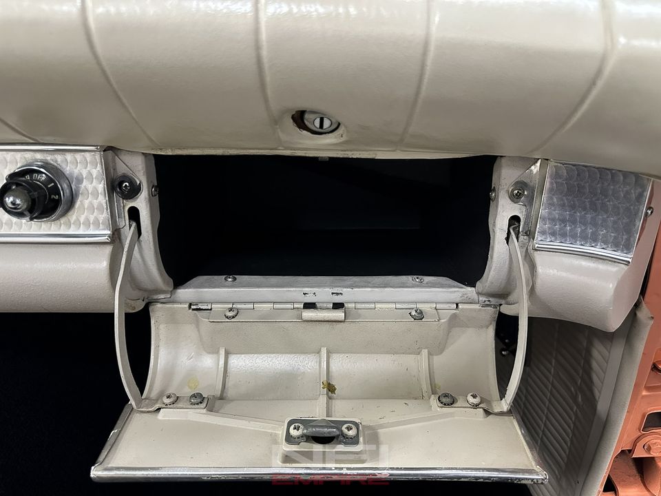 1957 Ford Thunderbird