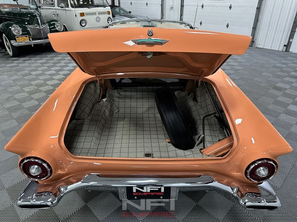 1957 Ford Thunderbird