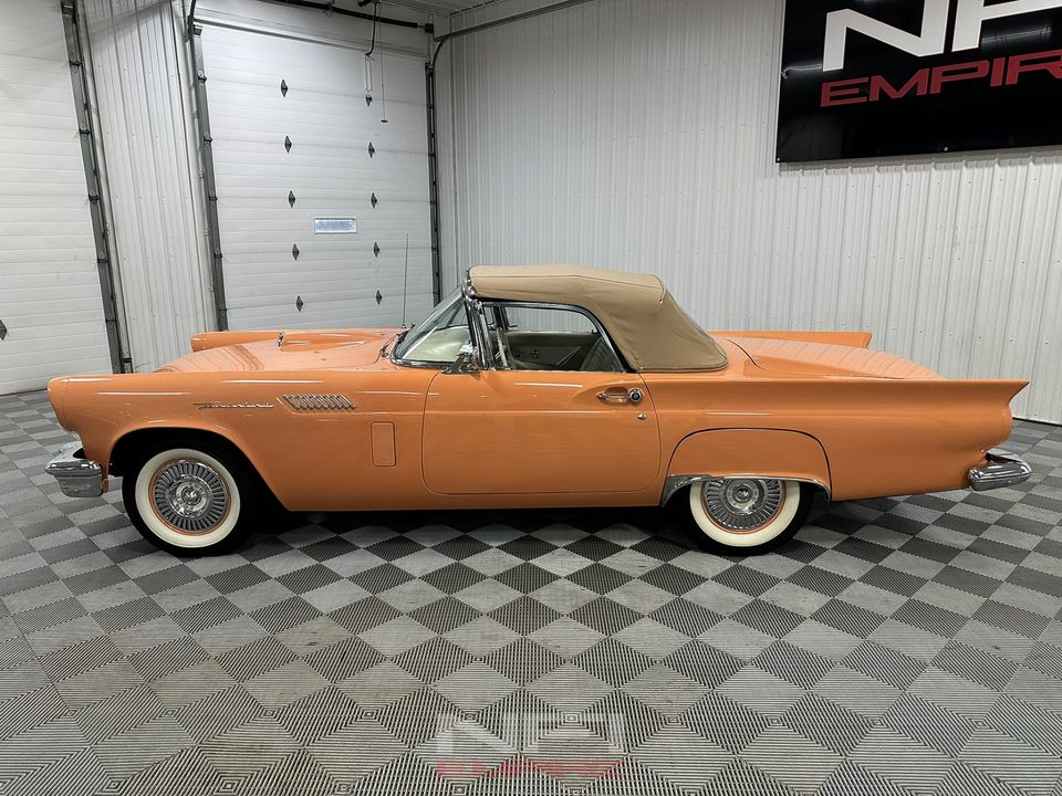 1957 Ford Thunderbird