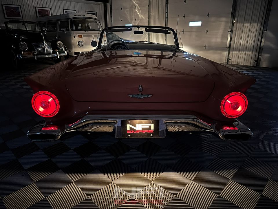 1957 Ford Thunderbird