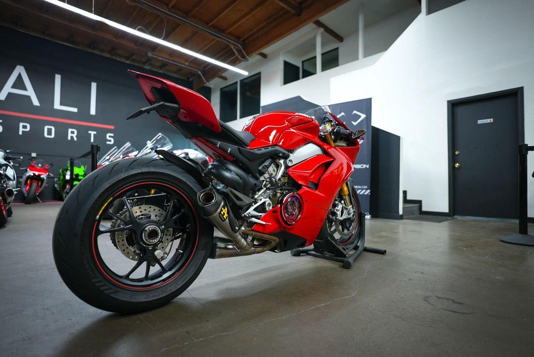 2018 Ducati Panigale V4 S