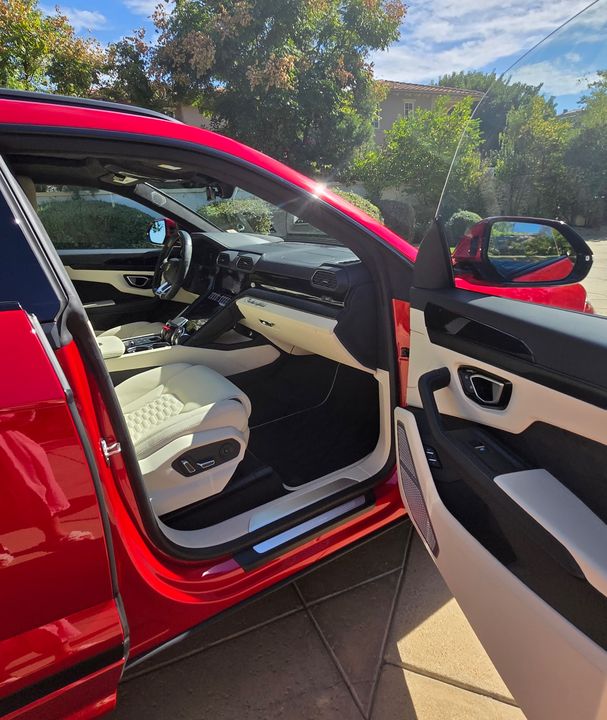 2022 Lamborghini Urus