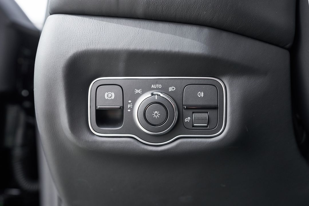 2023 Aston Martin V12 Vantage