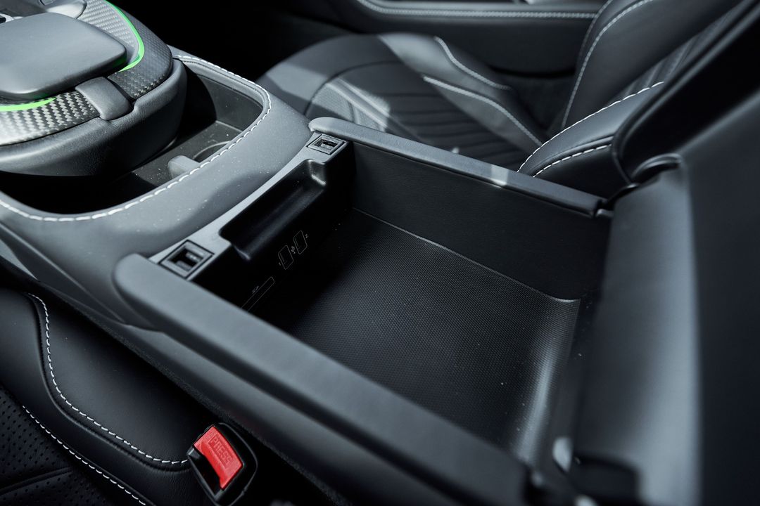 2023 Aston Martin V12 Vantage