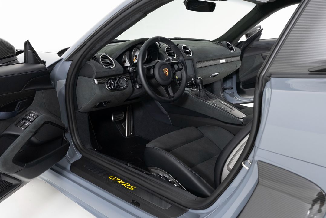 2024 Porsche 718 Cayman