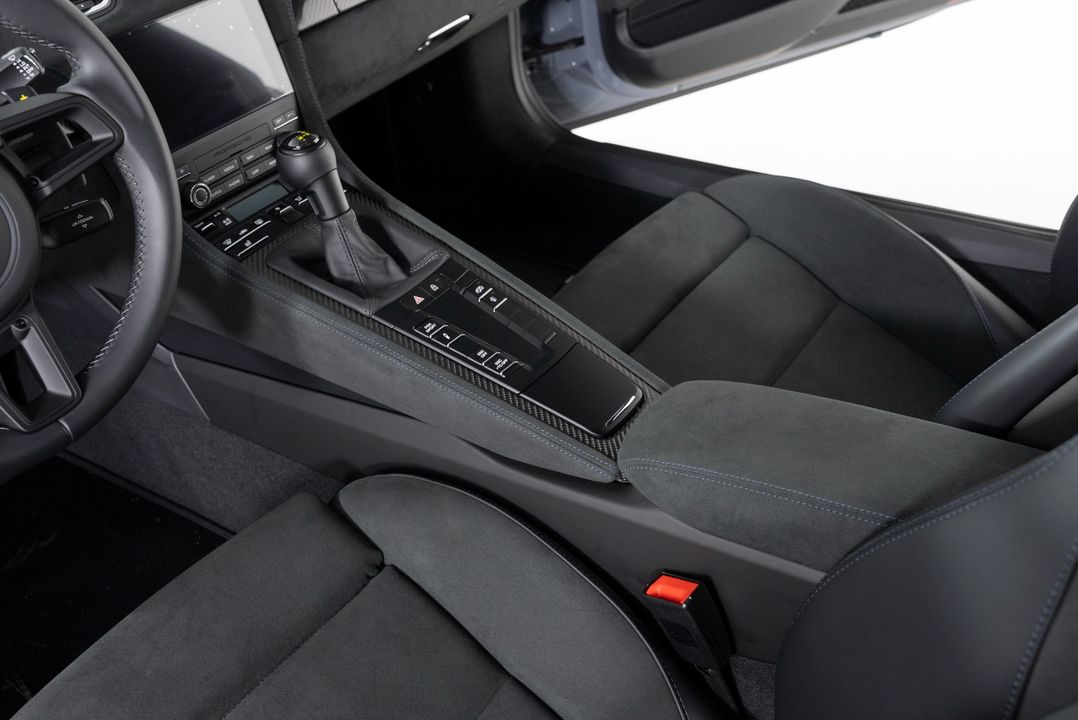 2024 Porsche 718 Cayman