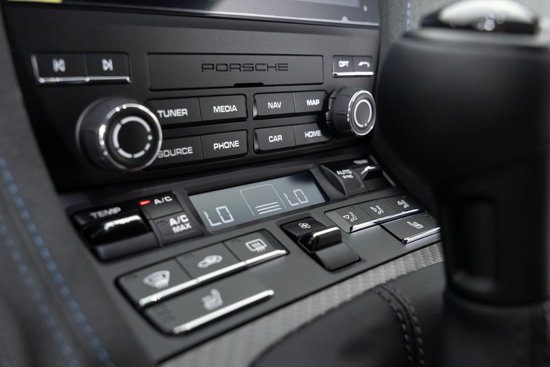 2024 Porsche 718 Cayman